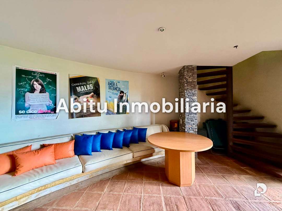 Casa en Cerro Verde, Caracas – 31