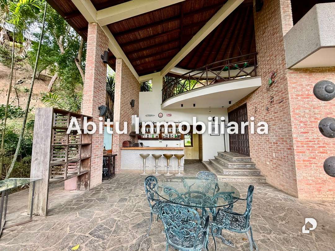Casa en Cerro Verde, Caracas – 18