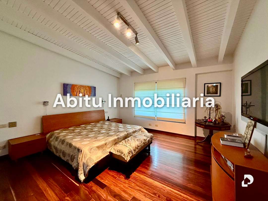 Casa en Cerro Verde, Caracas – 35