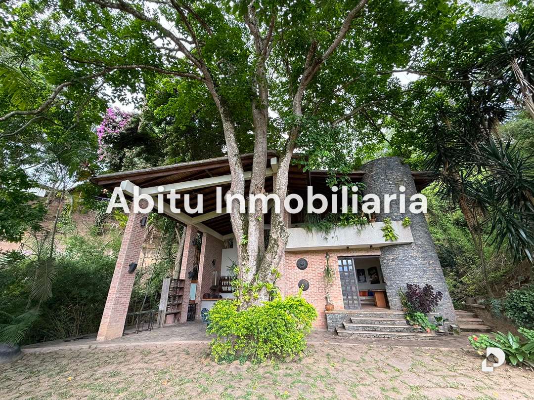 Casa en Cerro Verde, Caracas – 17