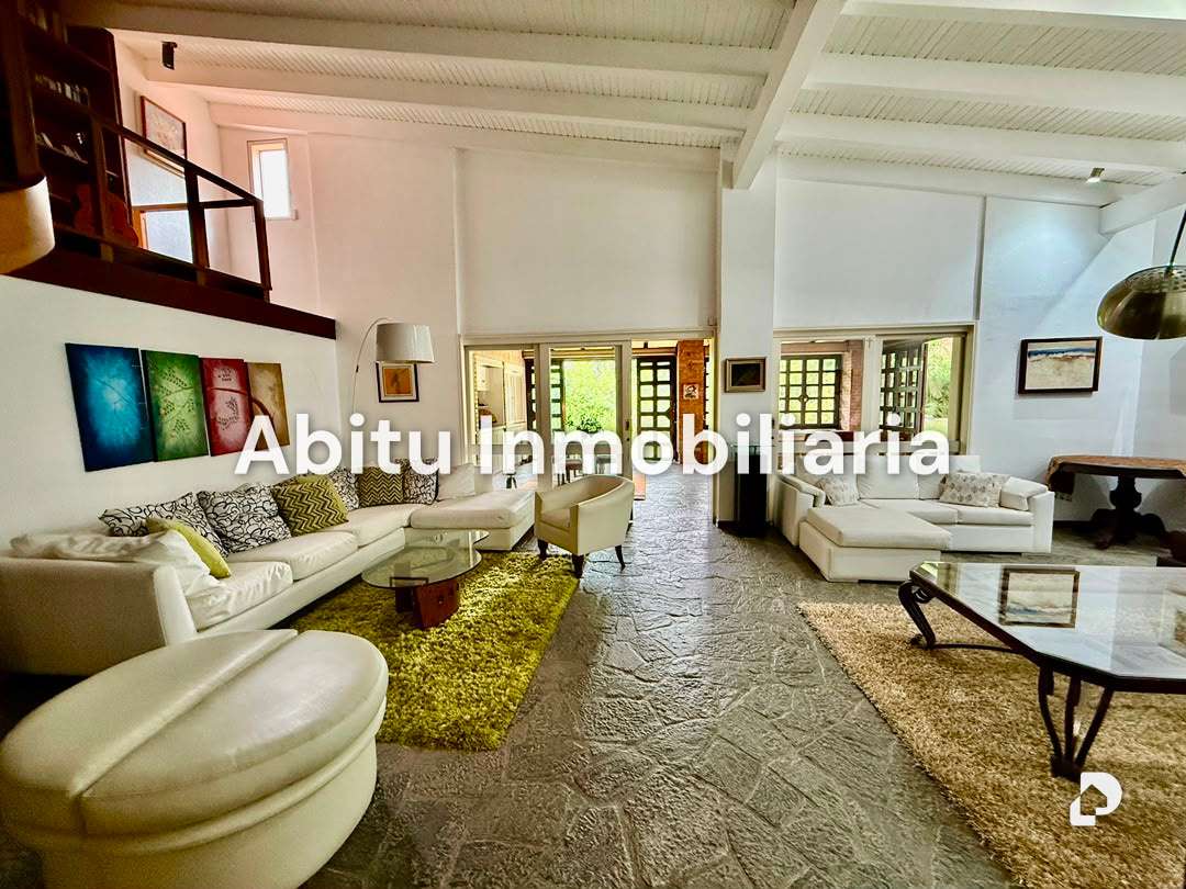 Casa en Cerro Verde, Caracas – 21