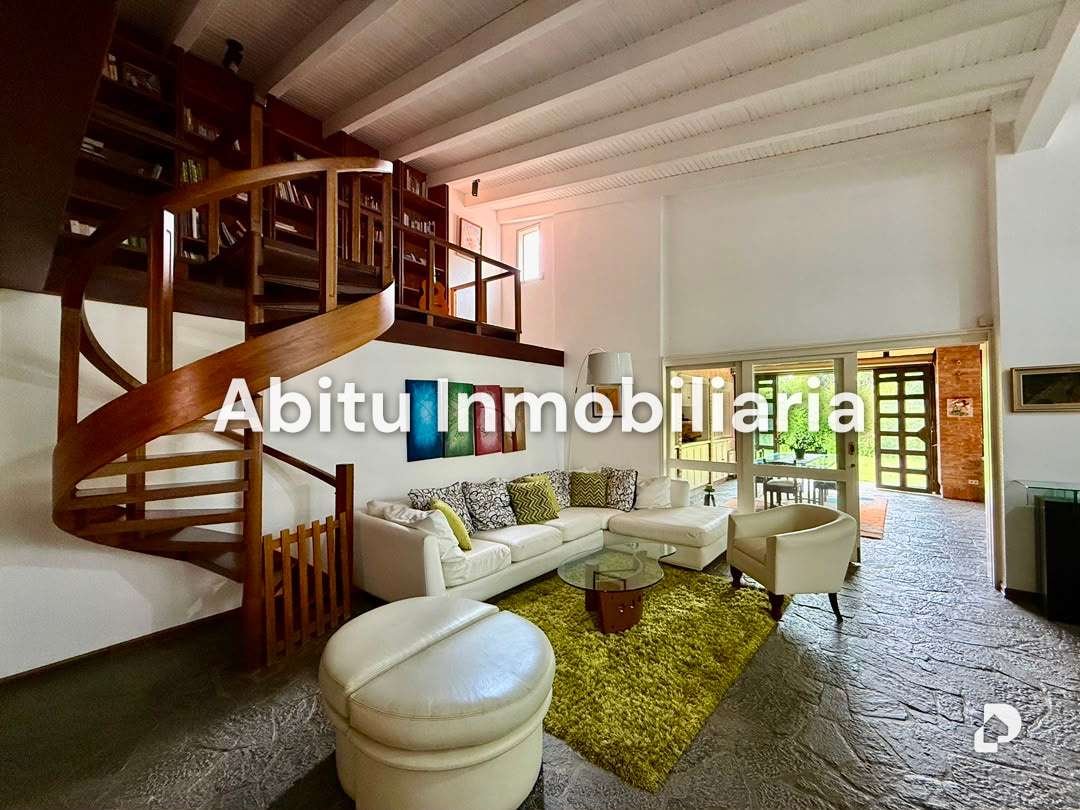 Casa en Cerro Verde, Caracas – 20