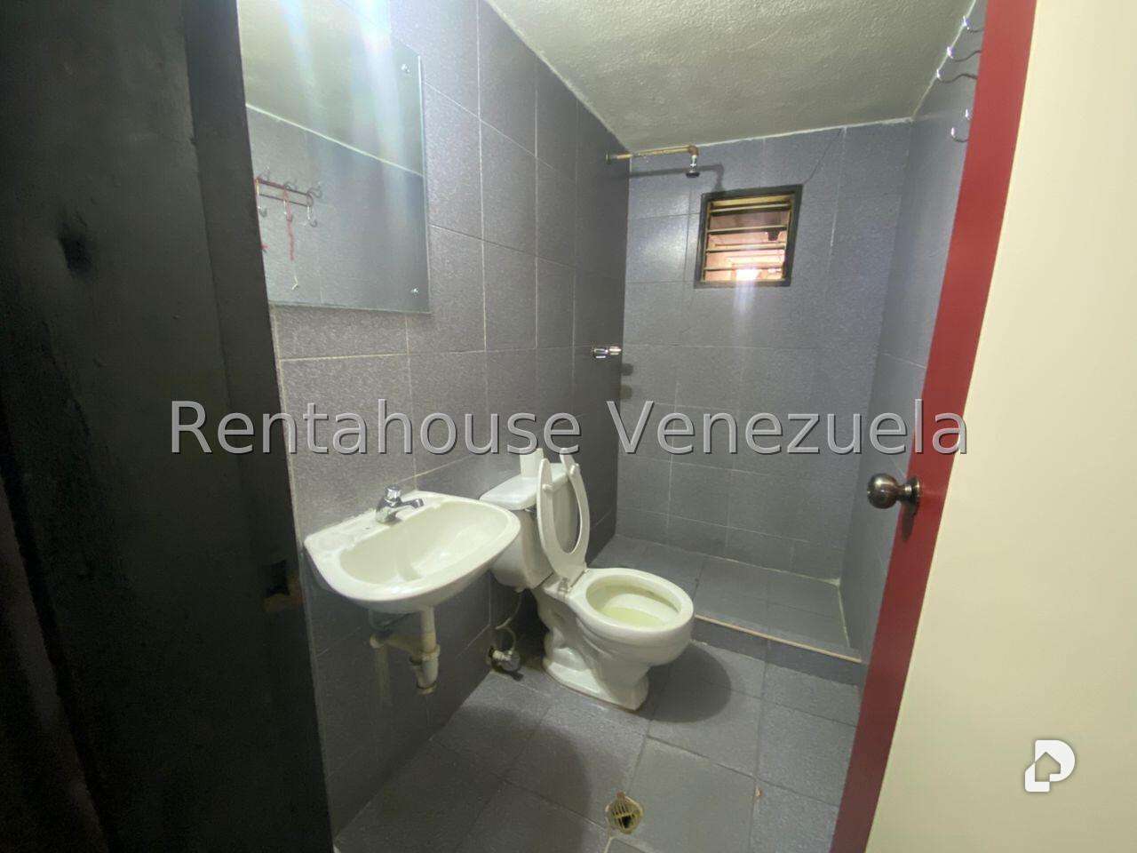 Edificio en La Florida, Caracas – 15