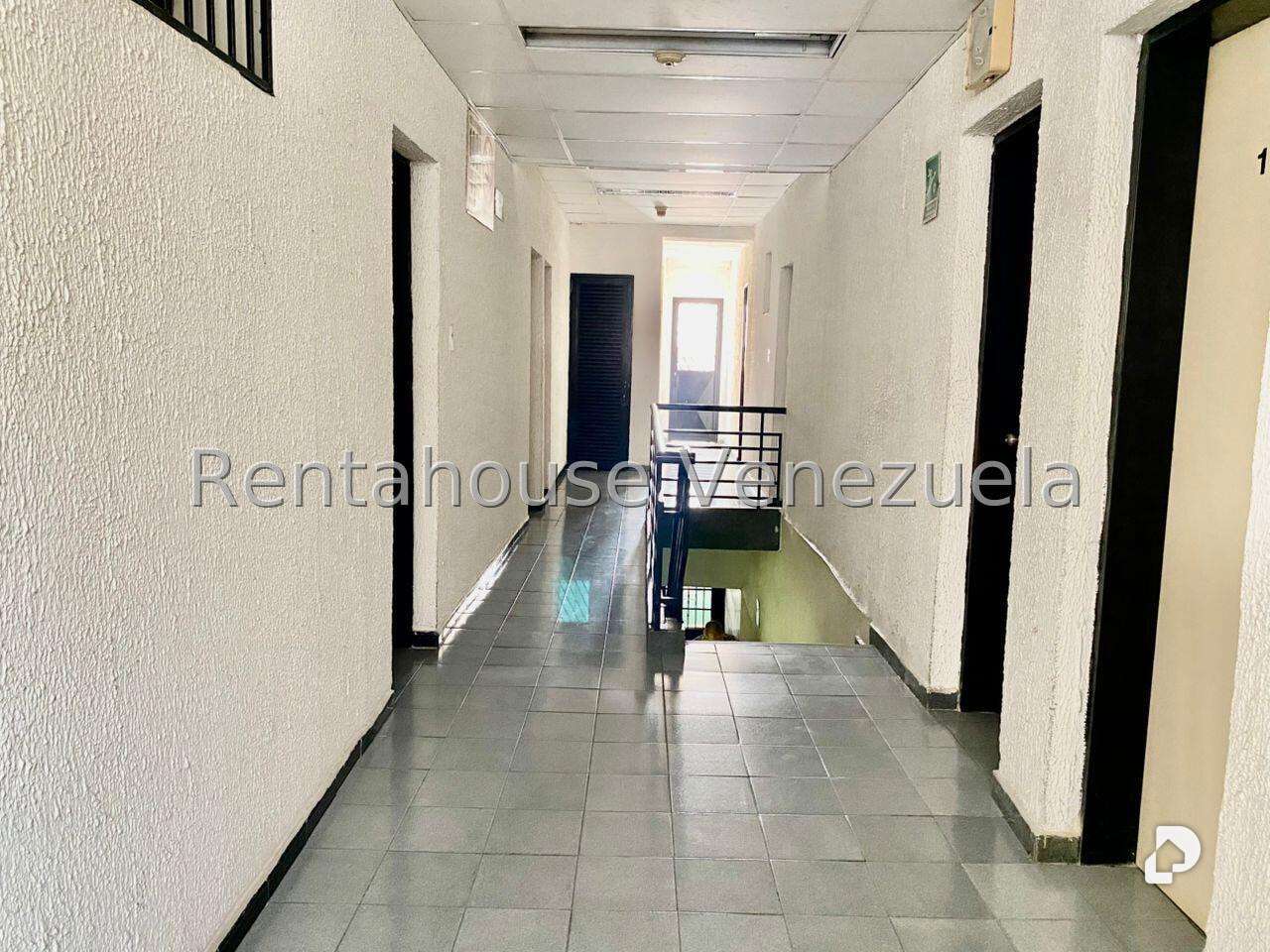 Edificio en La Florida, Caracas – 13