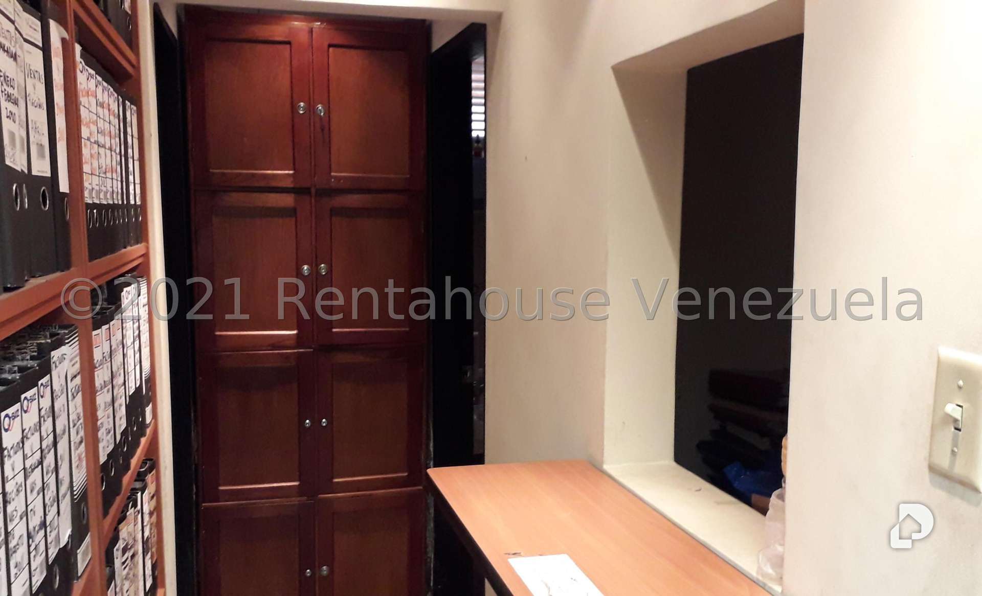 Local comercial en Los Chaguaramos, Caracas – 22