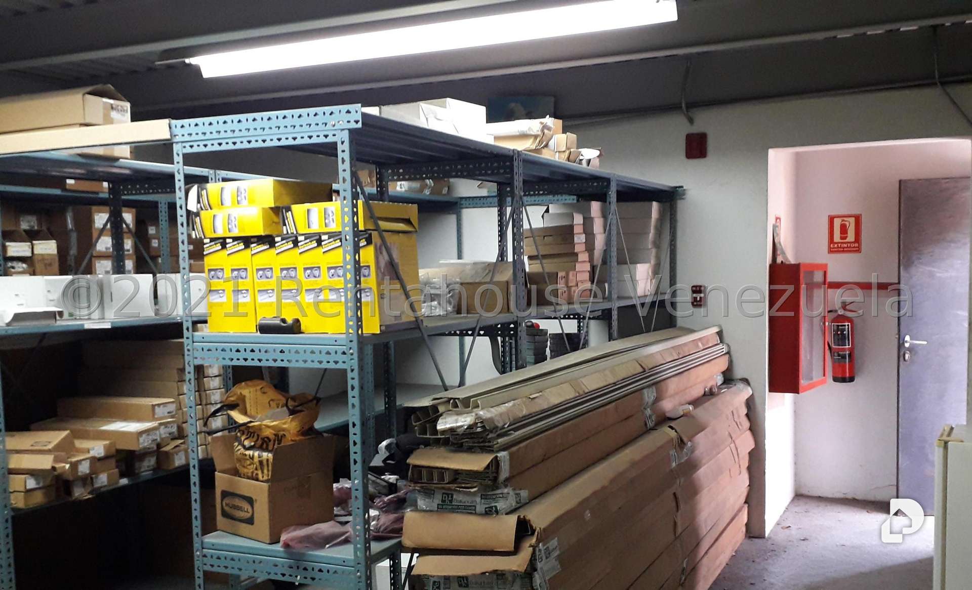 Local comercial en Los Chaguaramos, Caracas – 28
