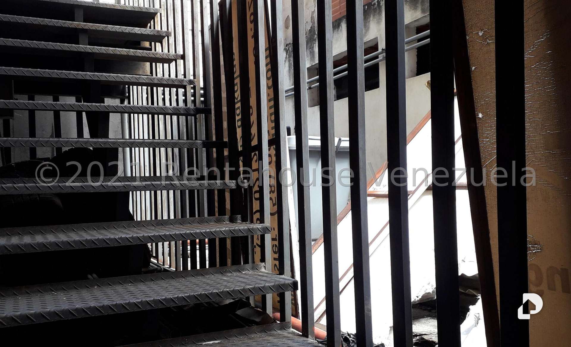 Local comercial en Los Chaguaramos, Caracas – 26