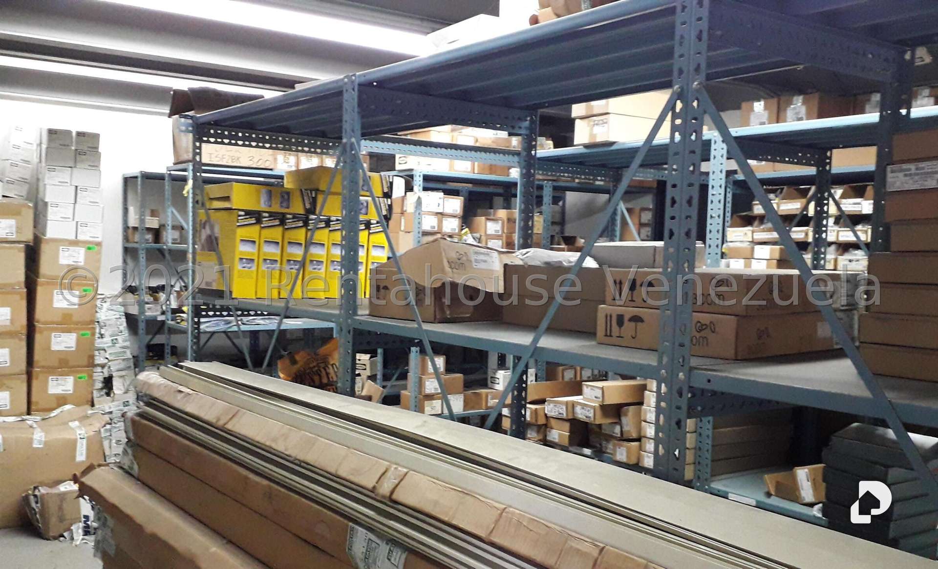 Local comercial en Los Chaguaramos, Caracas – 27