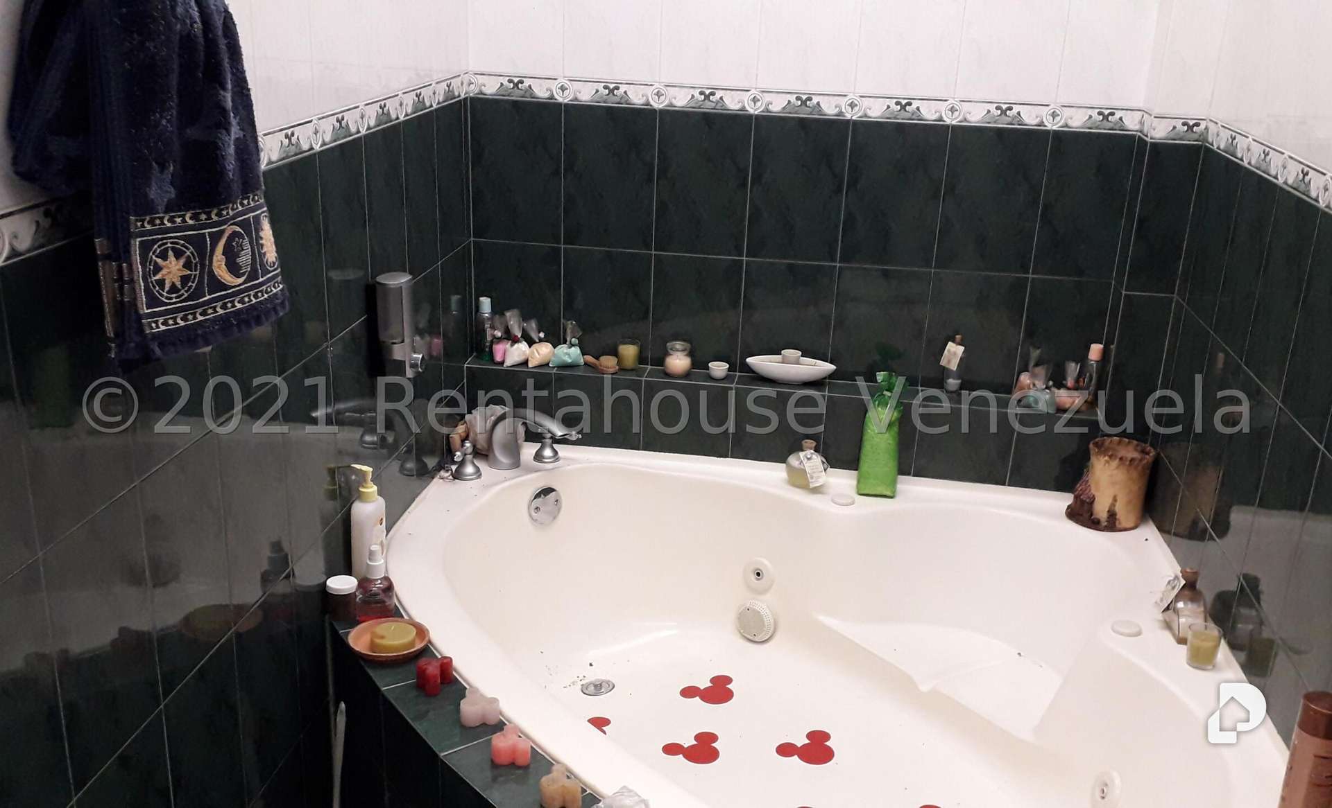 Local comercial en Los Chaguaramos, Caracas – 15