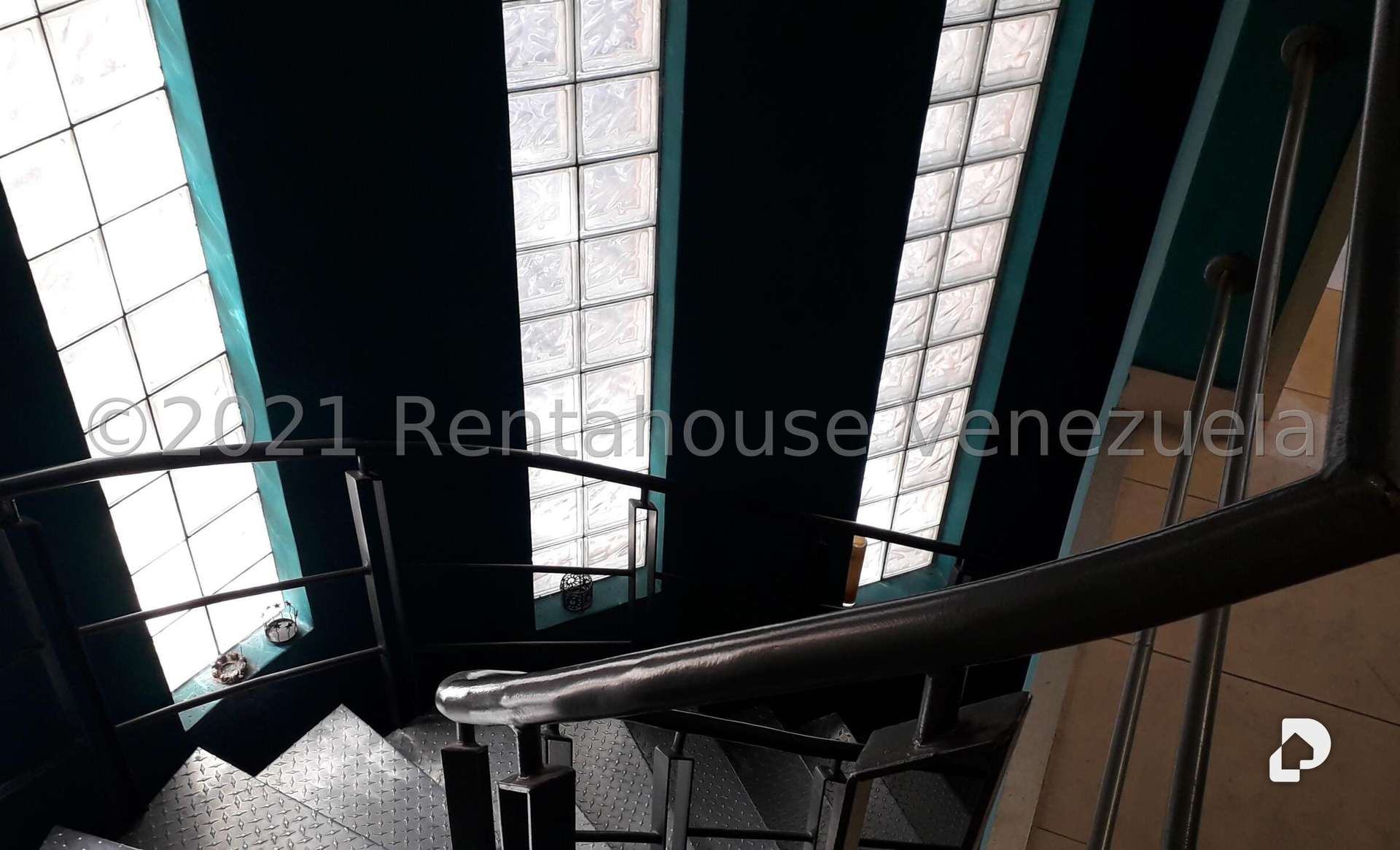 Local comercial en Los Chaguaramos, Caracas – 8