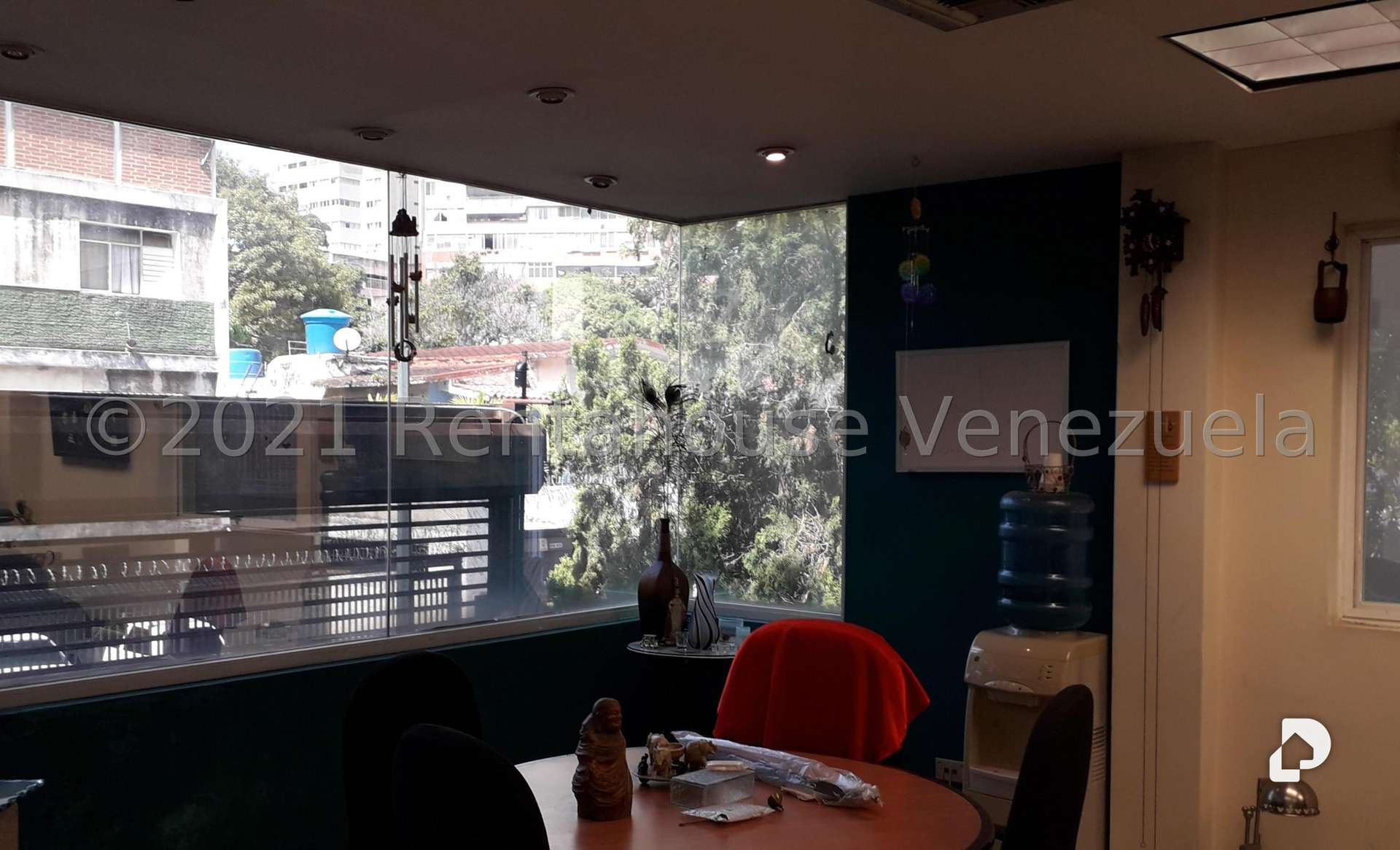 Local comercial en Los Chaguaramos, Caracas – 12