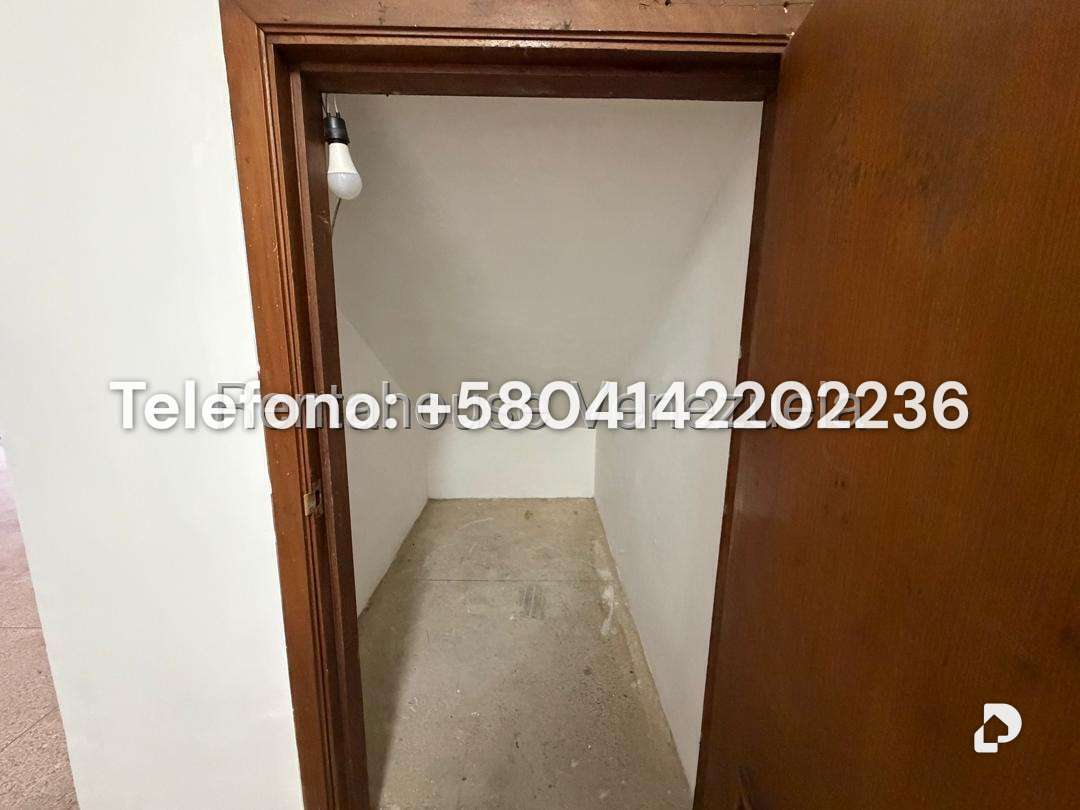 Casa en Catia, Caracas – 25