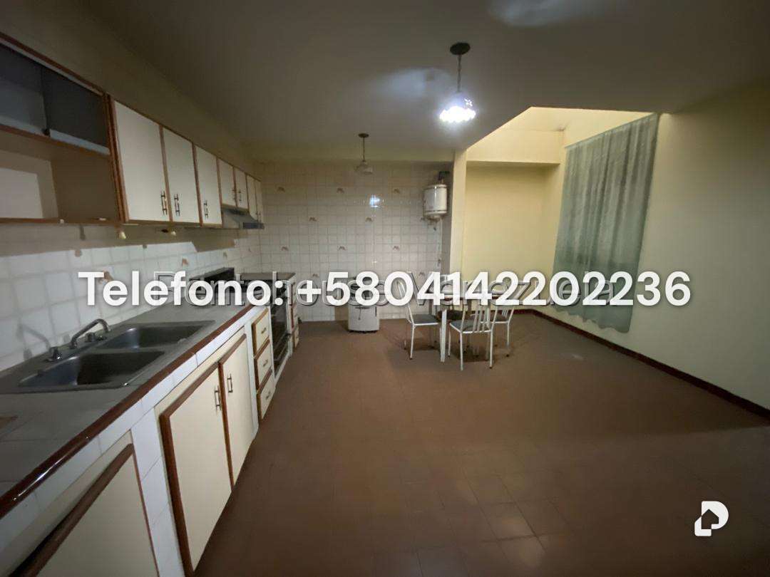 Casa en Catia, Caracas – 11