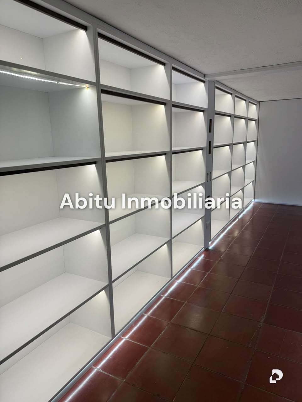 Casa en Altamira, Caracas – 16