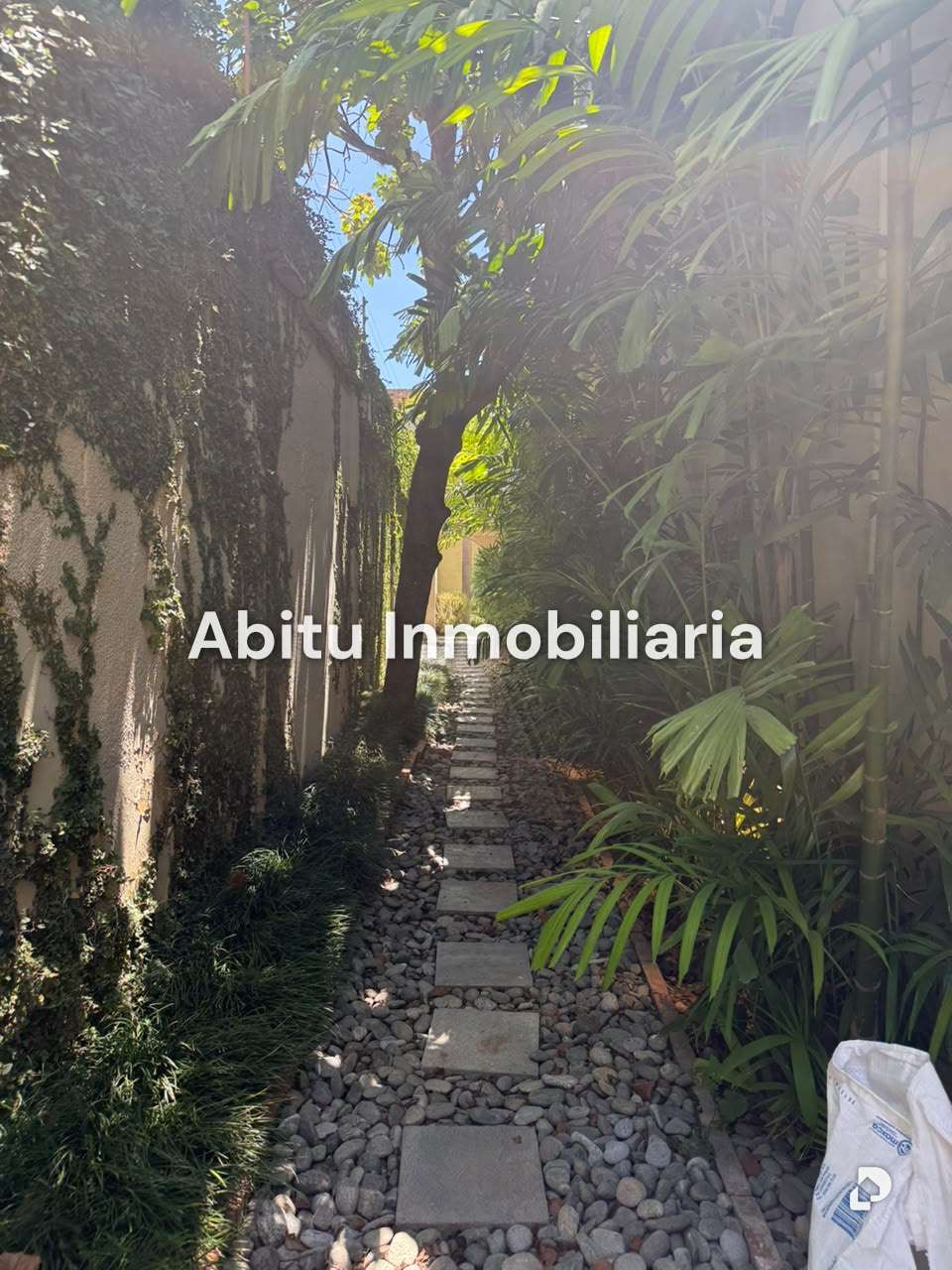 Casa en Altamira, Caracas – 22