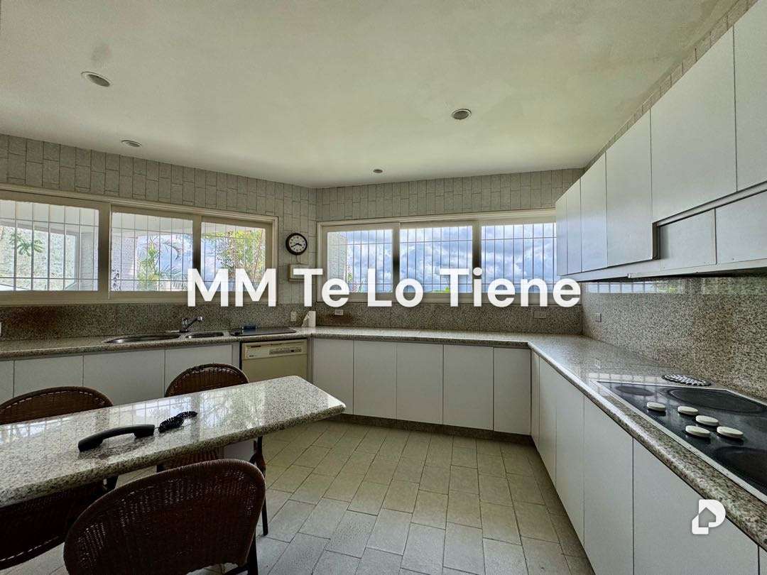 Casa en La Lagunita, Caracas – 14