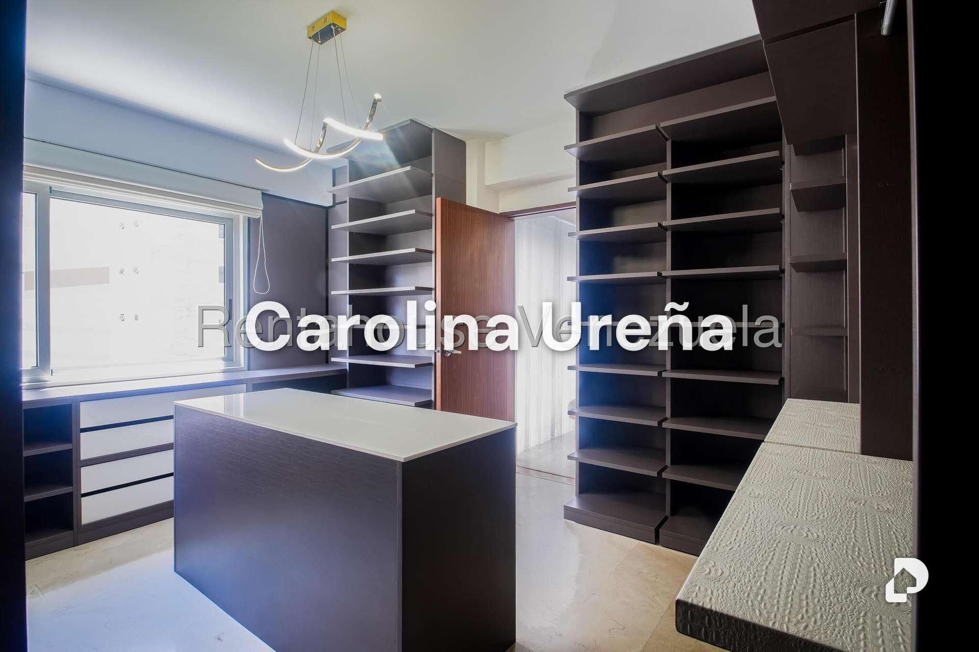 Apartamento en Las Mesetas de Santa Rosa de Lima, Caracas – 24