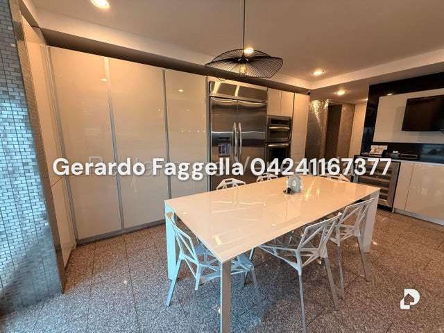 Penthouse en Campo Alegre, Caracas – 4