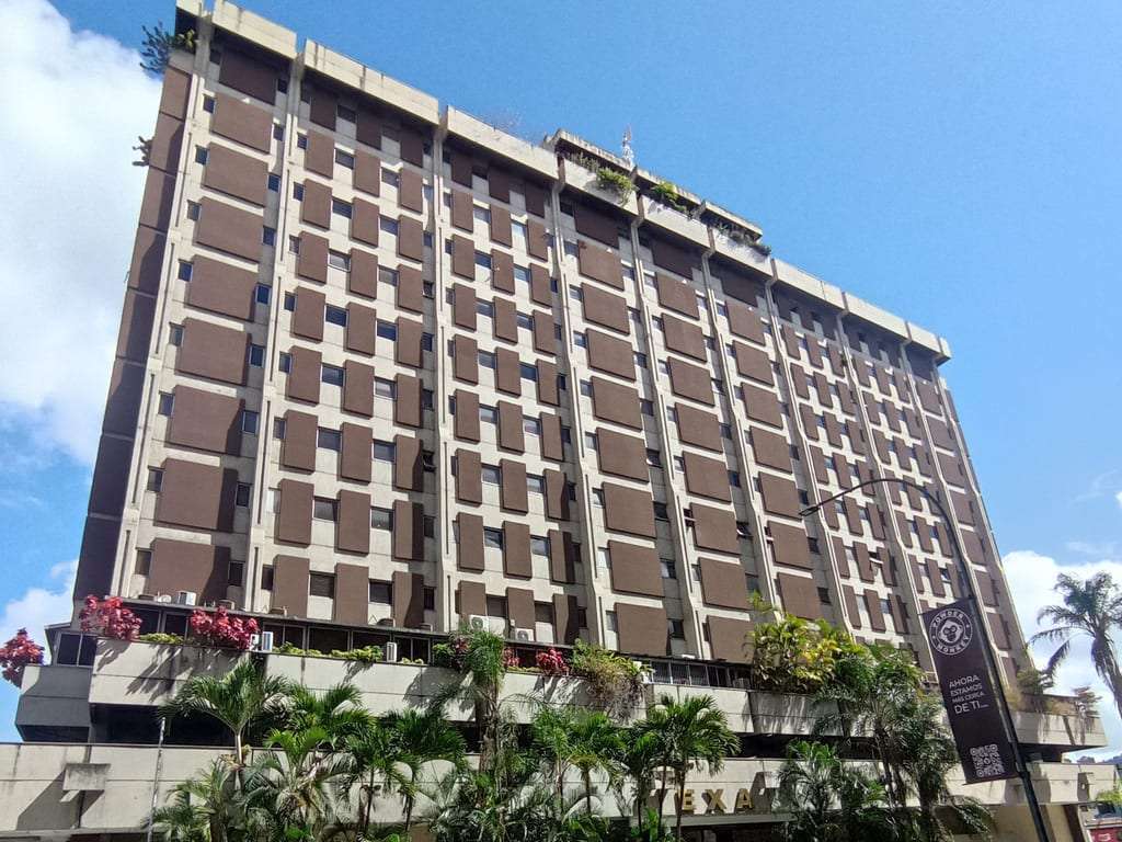 Office in El Rosal, Caracas - 1