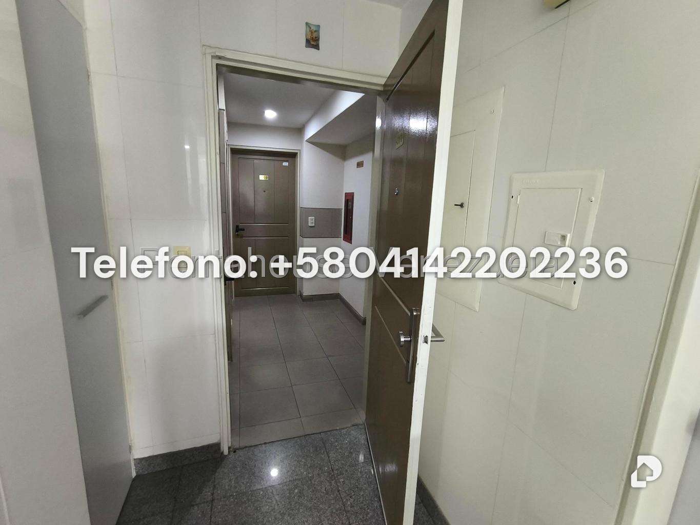 Apartamento en Lomas de La Lagunita, Caracas – 19