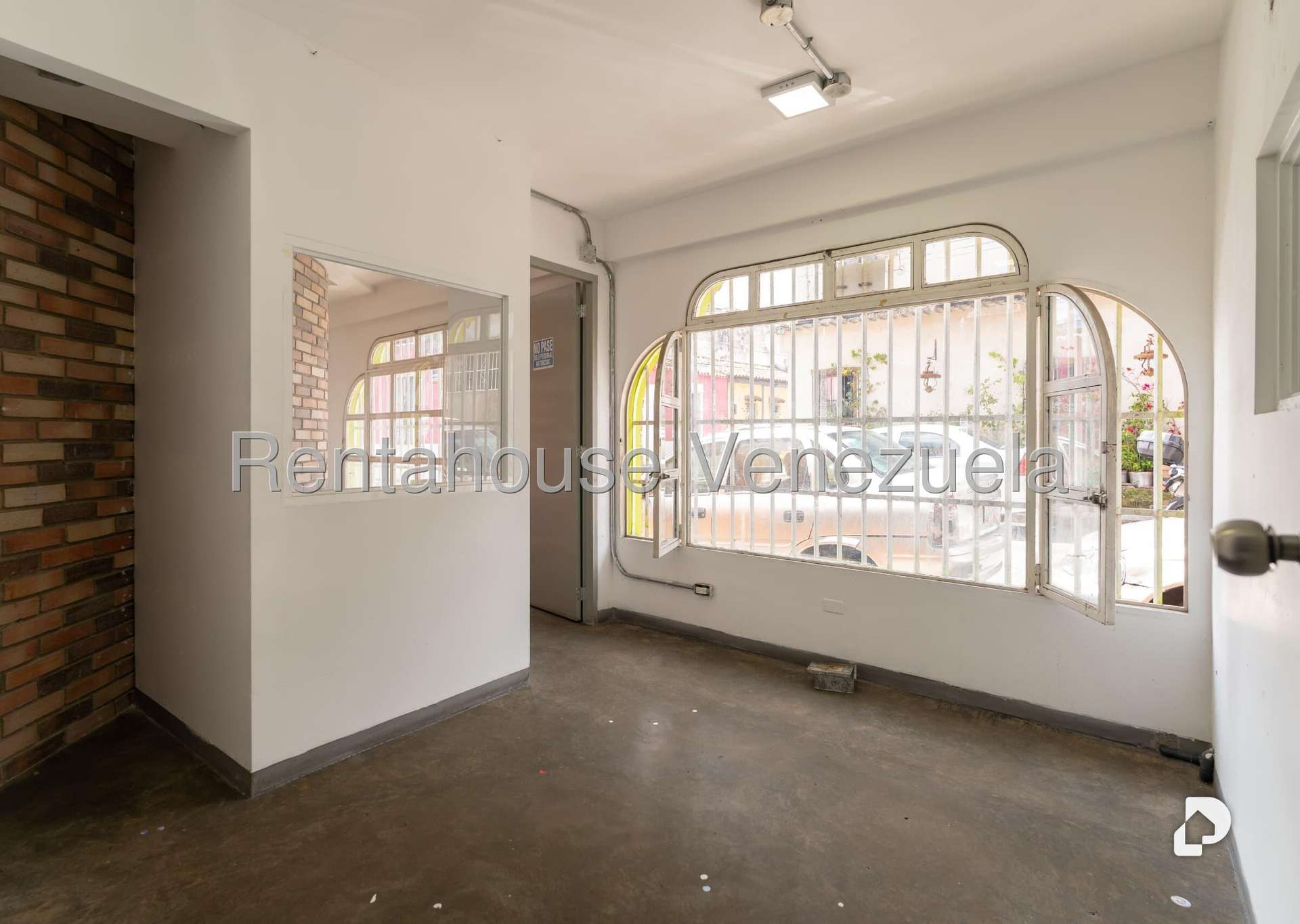 Local comercial en El Hatillo, Caracas – 30