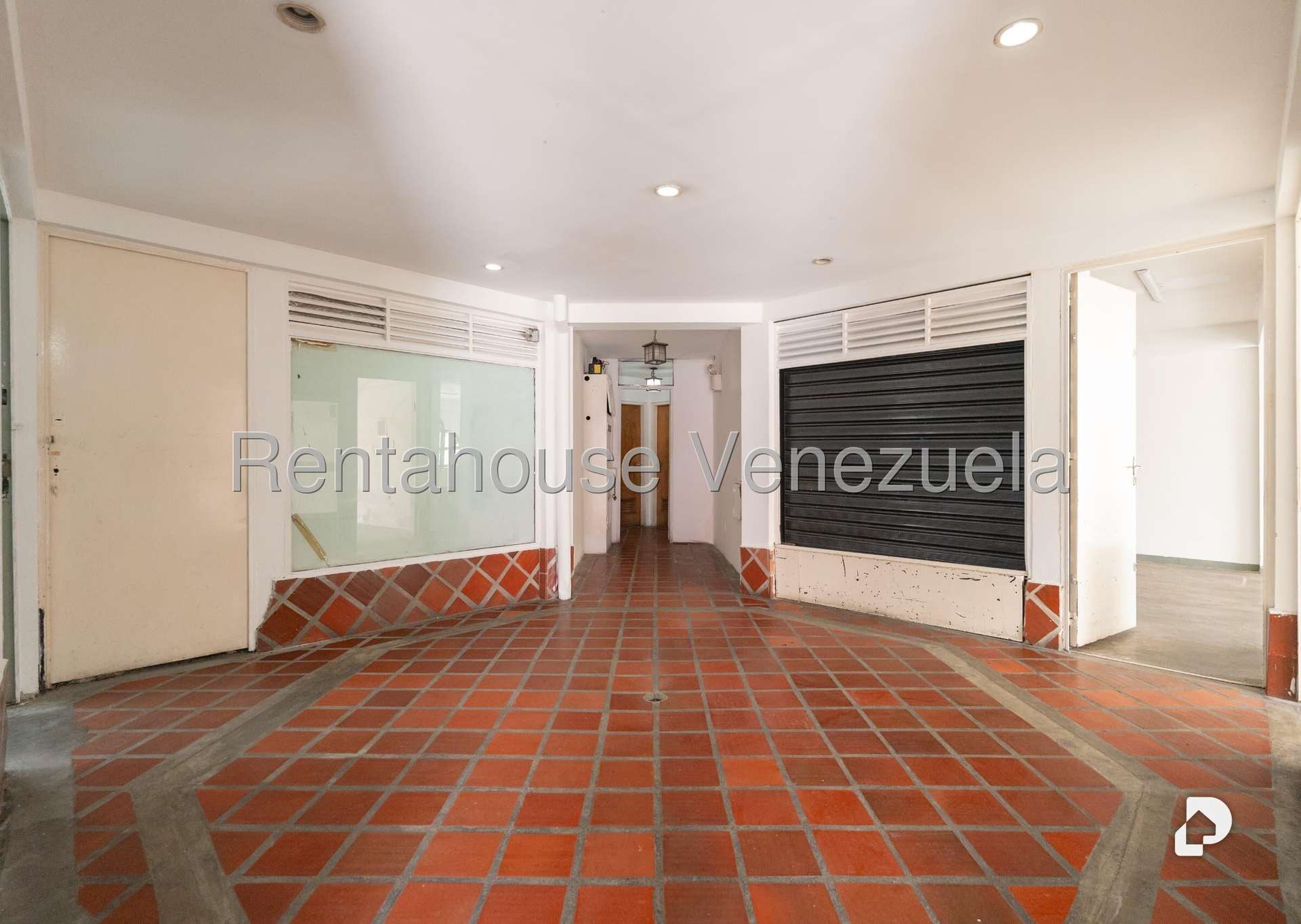 Local comercial en El Hatillo, Caracas – 28