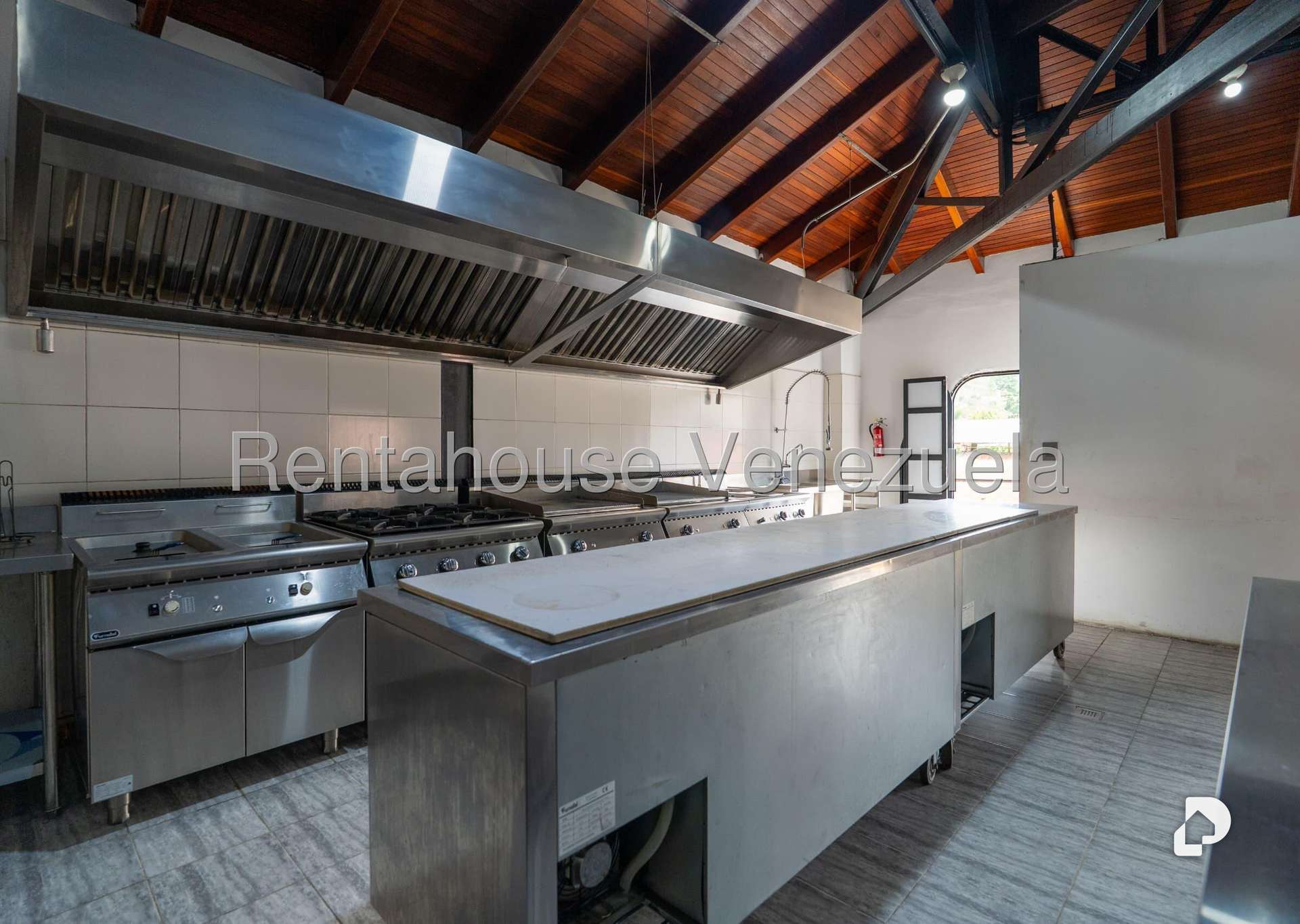 Local comercial en El Hatillo, Caracas – 17