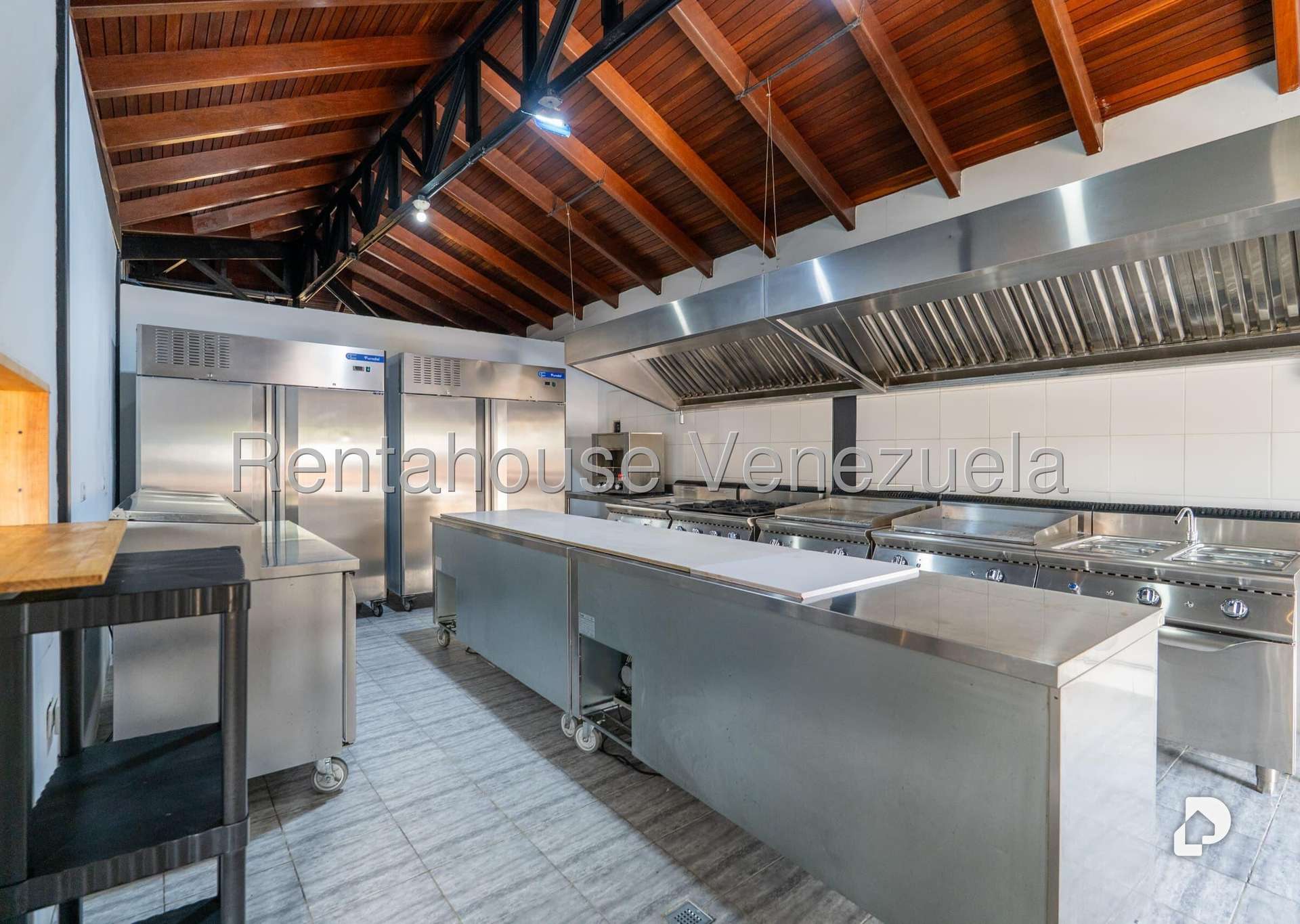 Local comercial en El Hatillo, Caracas – 13