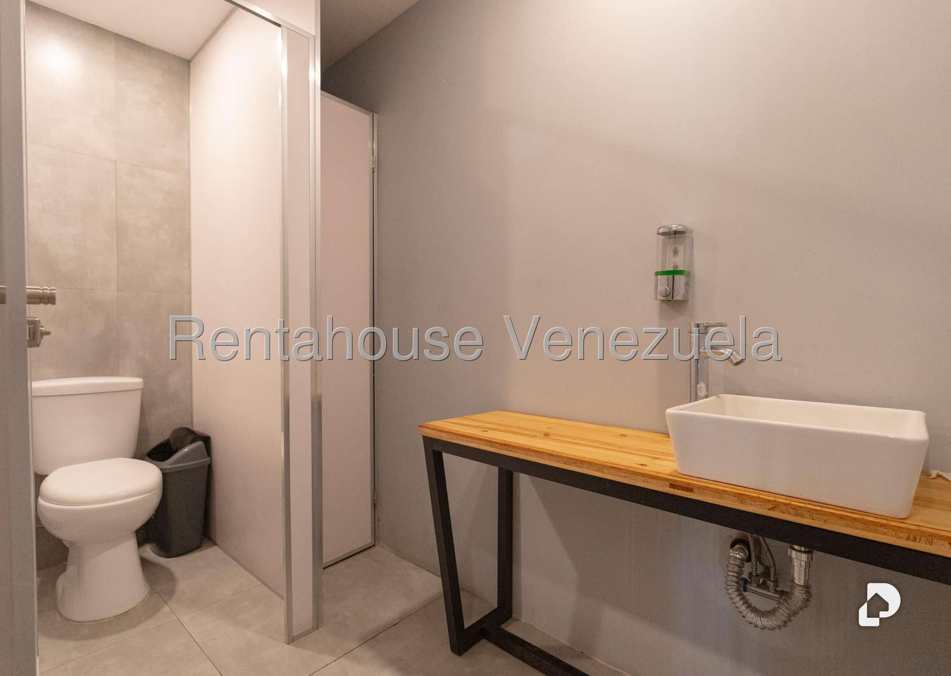 Local comercial en El Hatillo, Caracas – 25