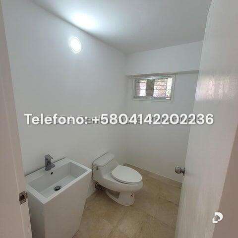 Casa en Cumbres de Curumo, Caracas – 28