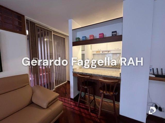 Apartamento en Lomas de Las Mercedes, Caracas – 1