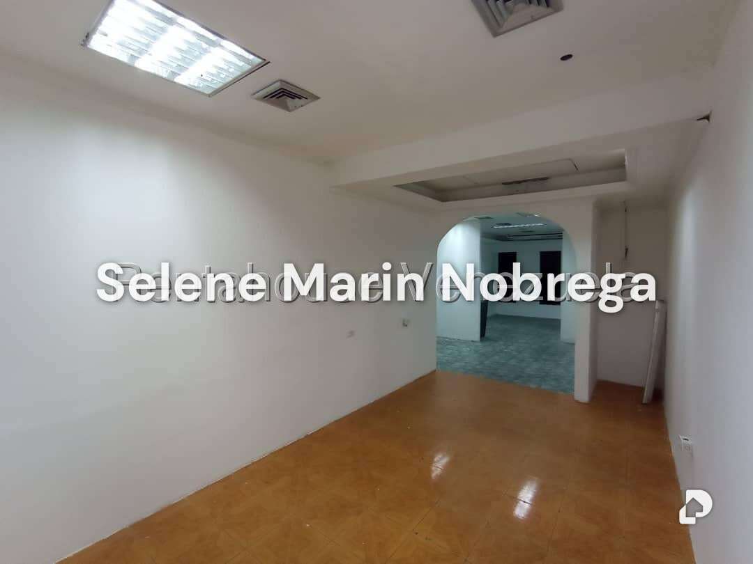 Local comercial en Los Palos Grandes, Caracas – 11