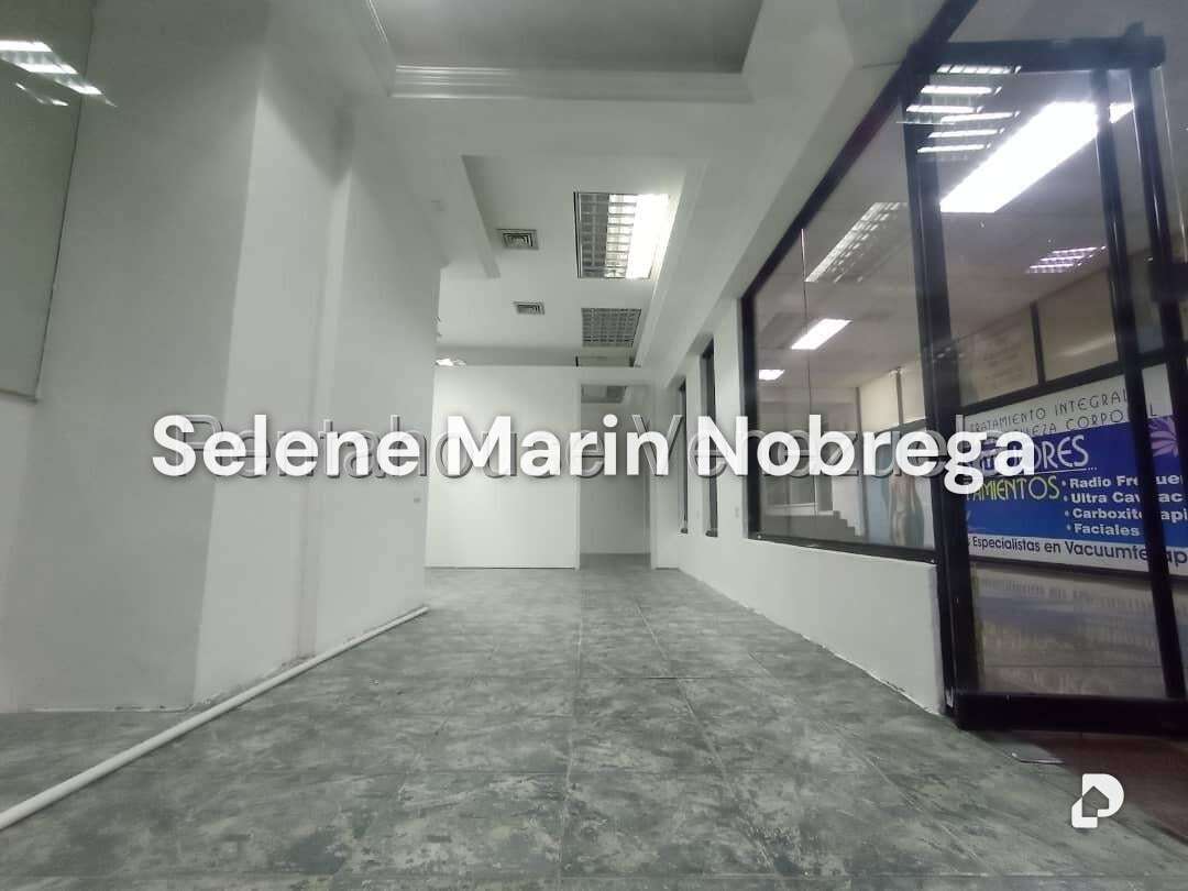 Local comercial en Los Palos Grandes, Caracas – 4