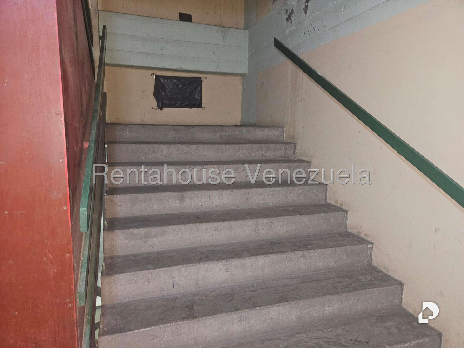 Local comercial en La Yaguara, Caracas – 17