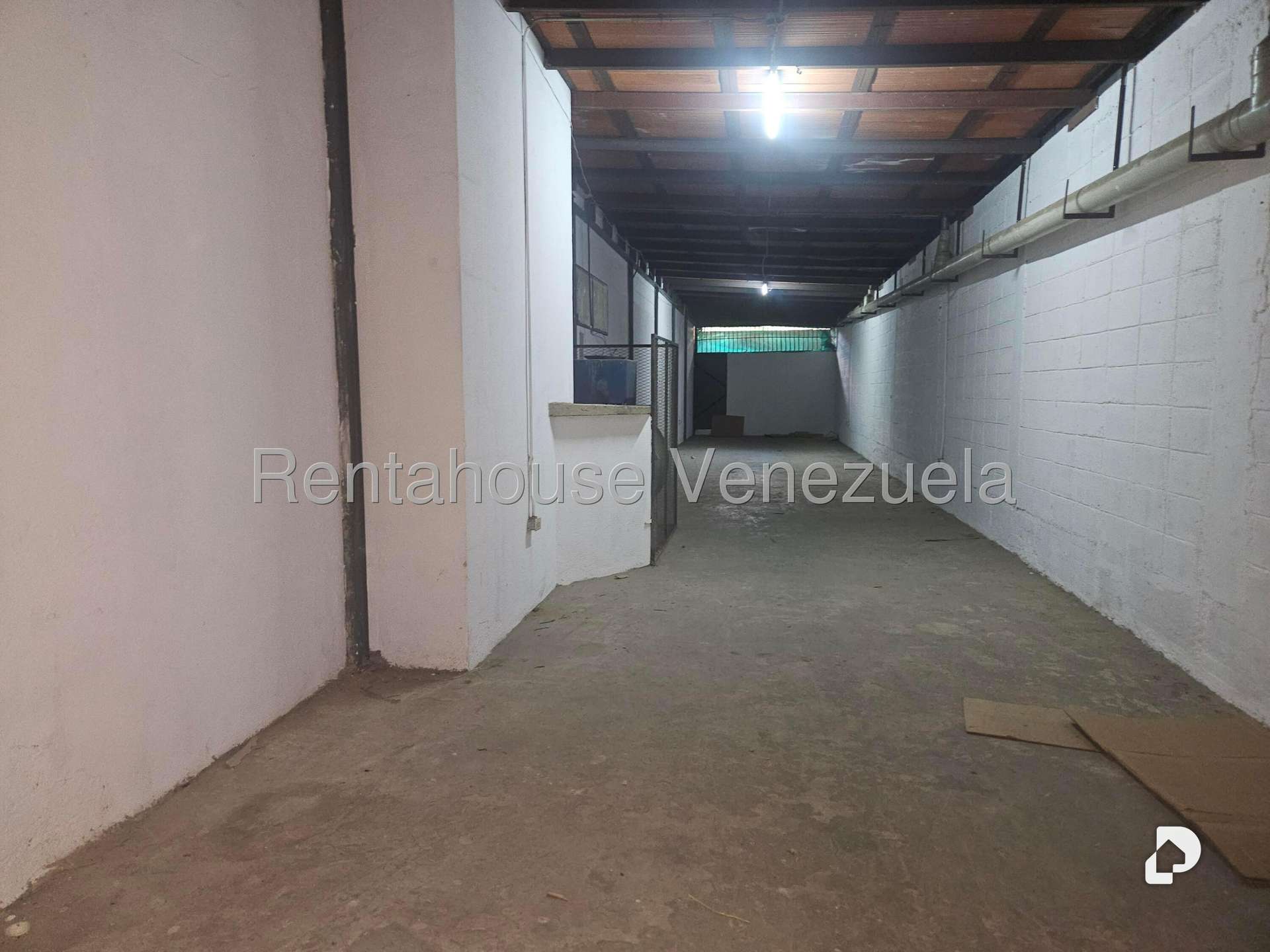 Local comercial en La Yaguara, Caracas – 23