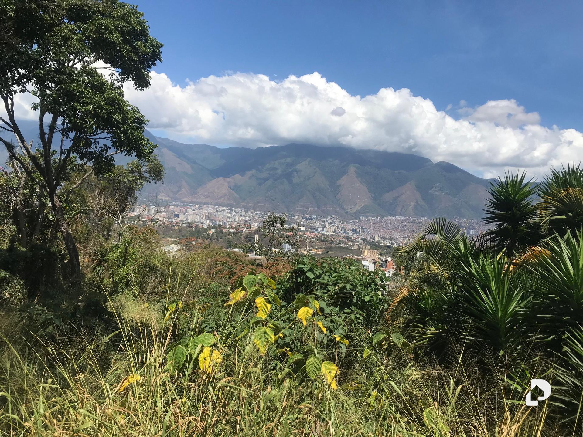 Terreno en Alto Hatillo, Caracas – 1