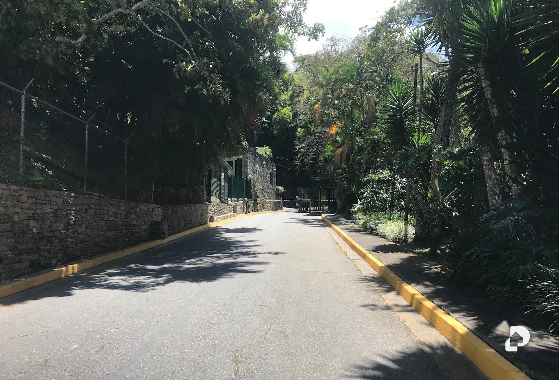 Terreno en Alto Hatillo, Caracas – 3