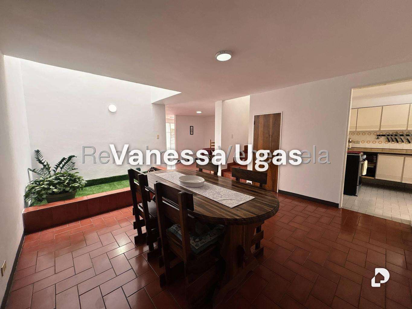 Casa en Alto Prado, Caracas – 8