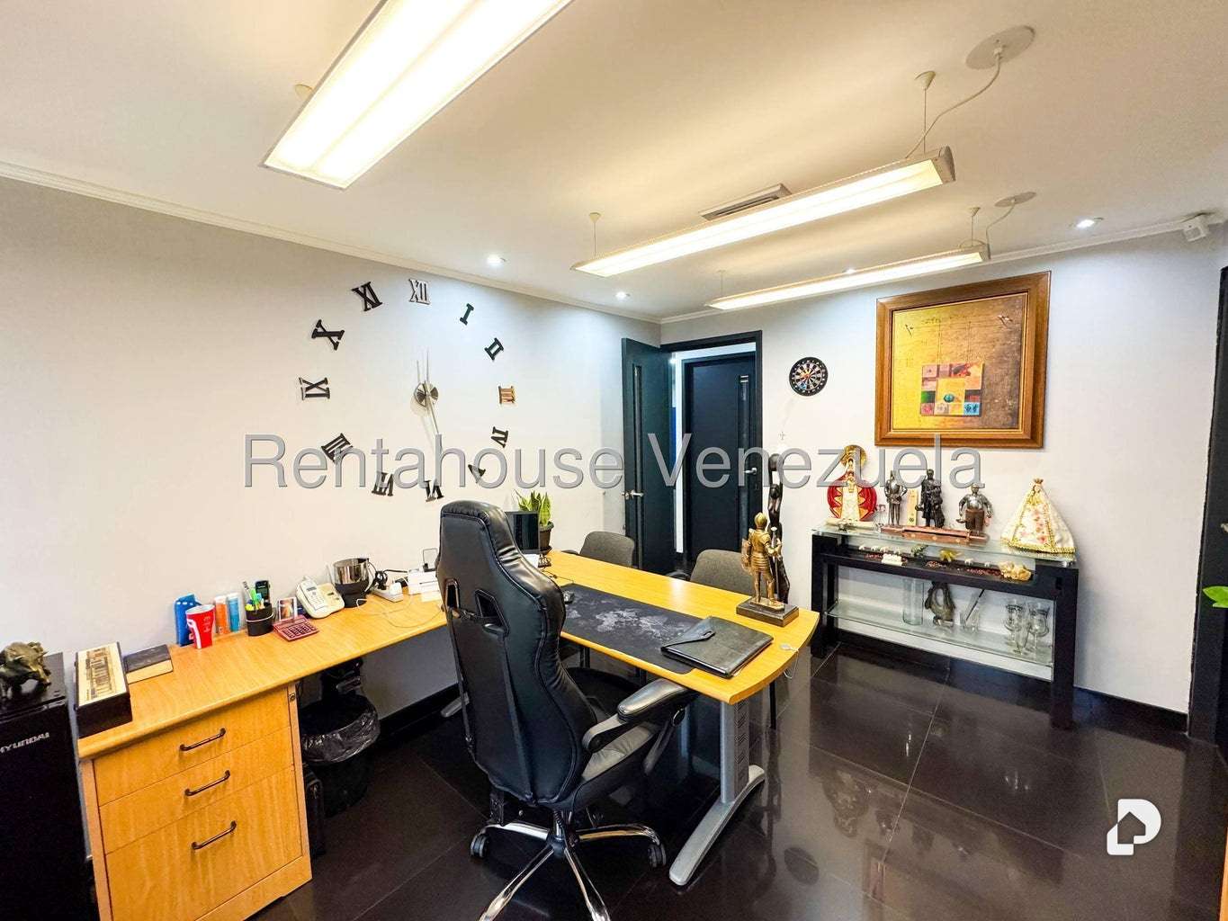 Local comercial en El Rosal, Caracas – 23