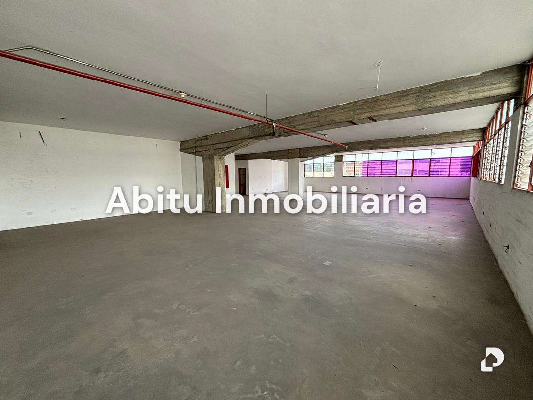 Local comercial en Palo Verde, Caracas – 1