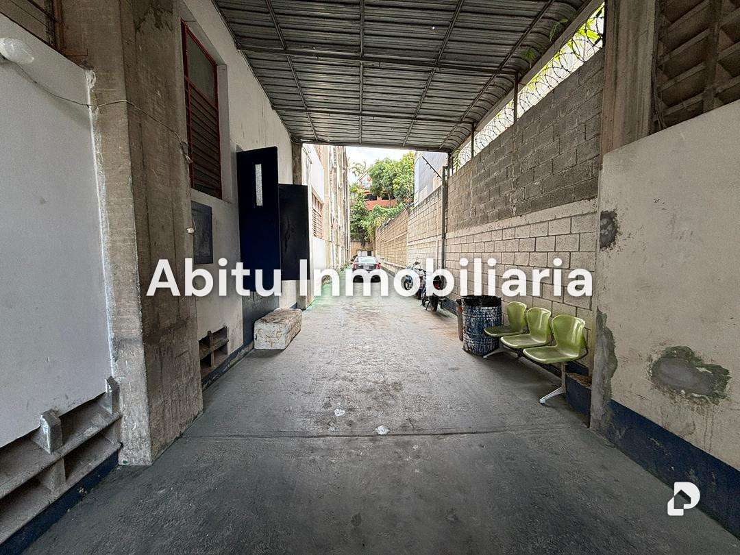 Local comercial en Palo Verde, Caracas – 12