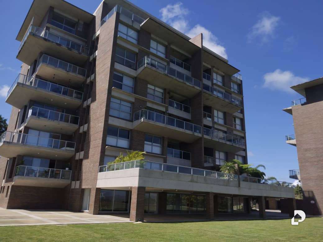 Apartamento en Alto Hatillo, Caracas – 1