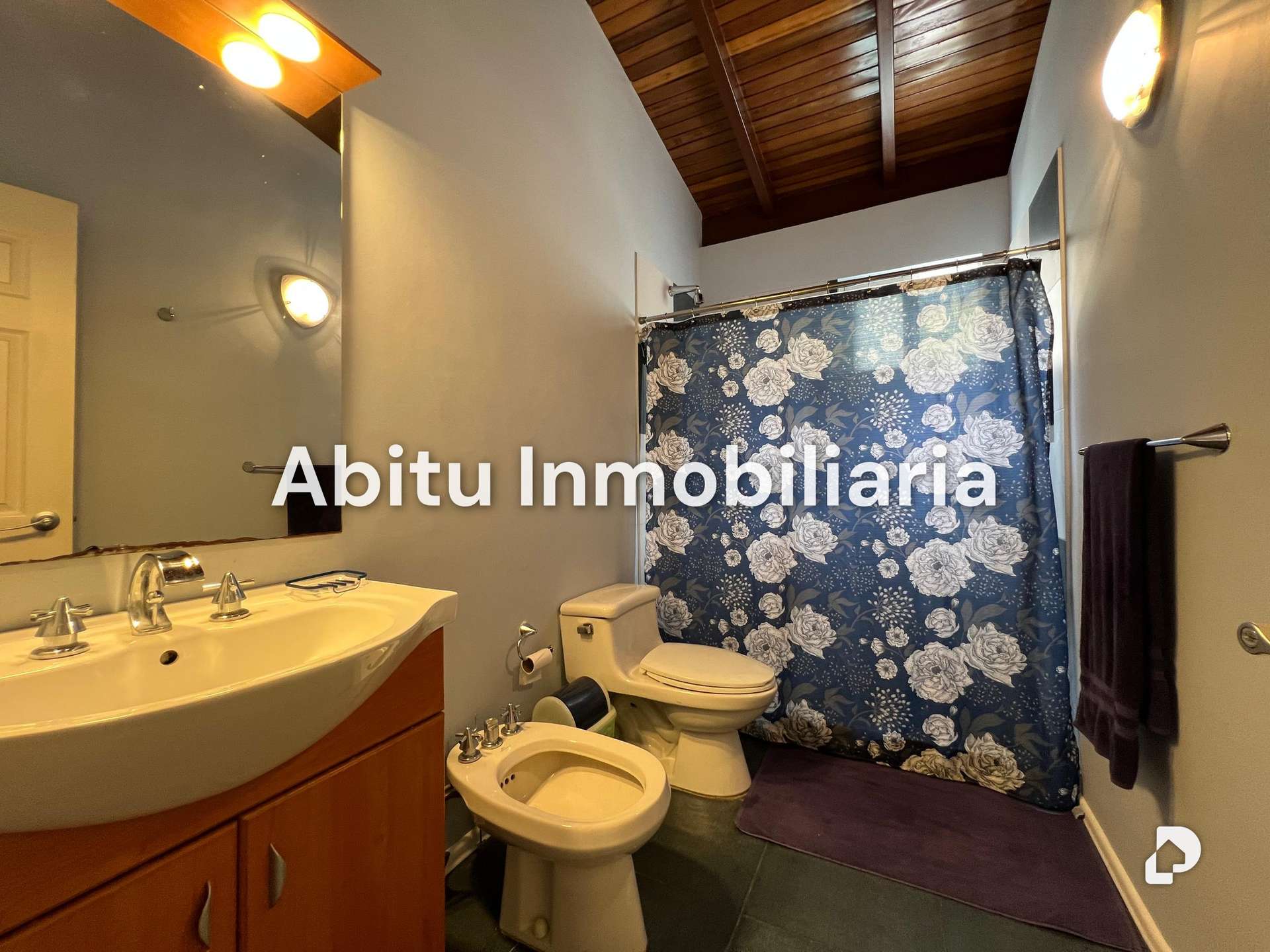 House in Altamira, Caracas – 13