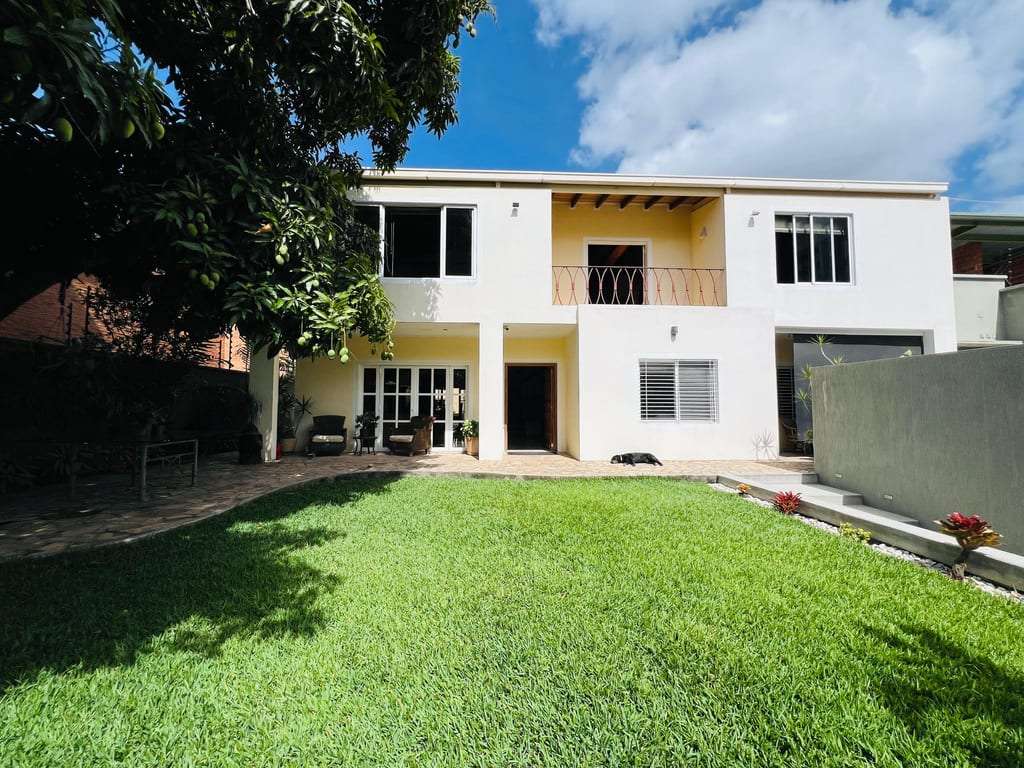 Casa en Altamira, Caracas - 1