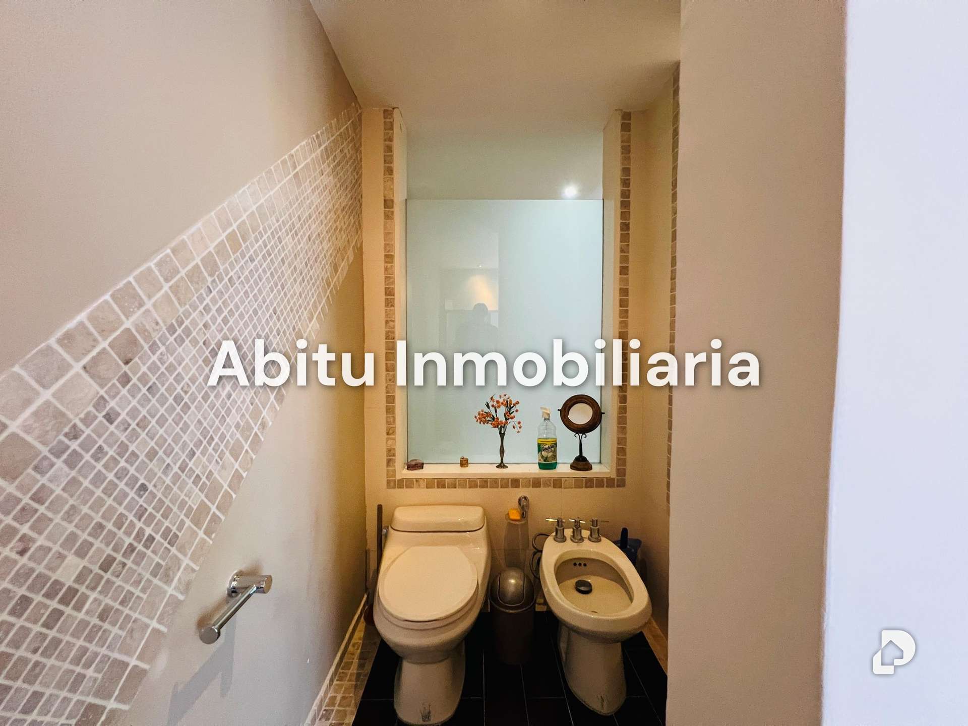 House in Altamira, Caracas – 12