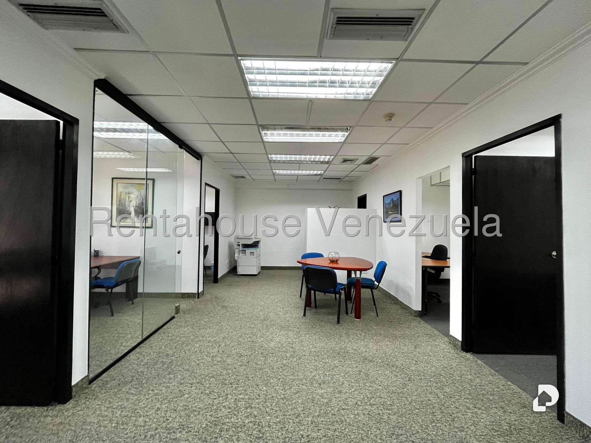 Oficina en La Castellana, Caracas – 31