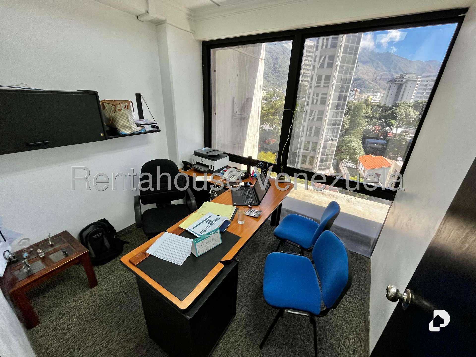 Oficina en La Castellana, Caracas – 23