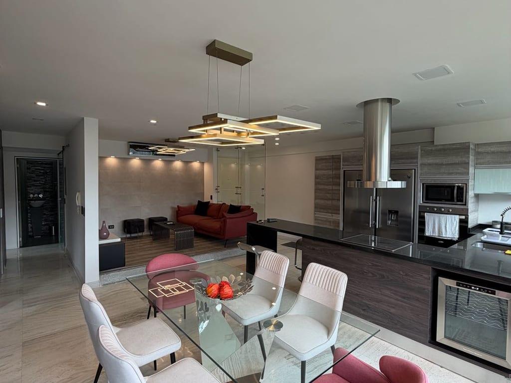 Apartamento en Lomas del Sol, Caracas