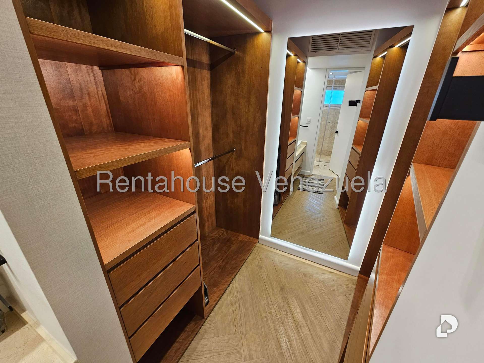 Apartamento en Campo Alegre, Caracas – 13