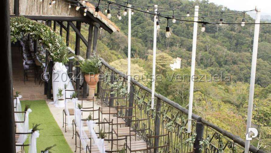 Local comercial en Baruta, Caracas – 24